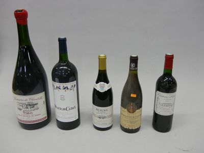 * Environ 70 bouteilles : Mouton Cadet, Bourgogne, Médoc, Do…