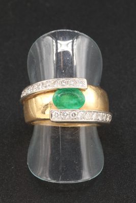 Bague en or deux tons 18K (750°/00) formant un loop en parti…