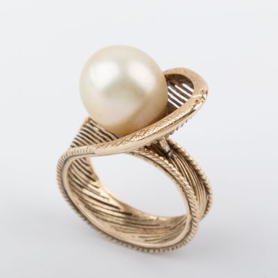 Bague "fleur" perle de culture, diam : 11 mm env, monture or… - Photo 1