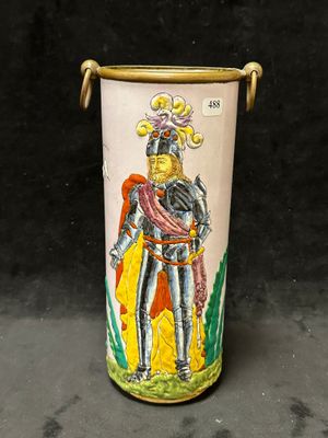 un vase sur lequel est représenté un chevalier