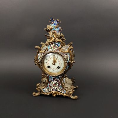 Petite pendule de cheminée style rocaille en bronze doré et … - Photo 1