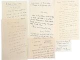plusieurs lettres manuscrites sur une feuille de papier à l'encre