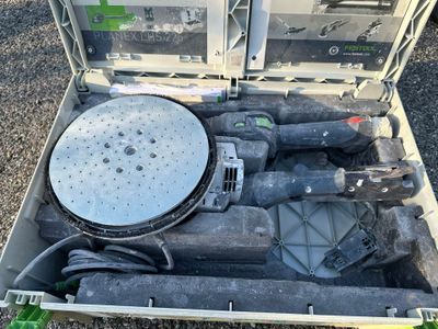 Une réunion de matériel comprenant : -1 ponceuse FESTOOL PLA… - Photo 1