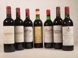 six bouteilles de vin sont alignées sur une table
