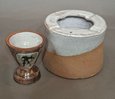 Robert PEROT (1931-2003) Grand vaseformant cendrier et petit…