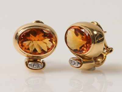 Paire de clips boucles d'oreilles en or centrée de citrines ovales en 