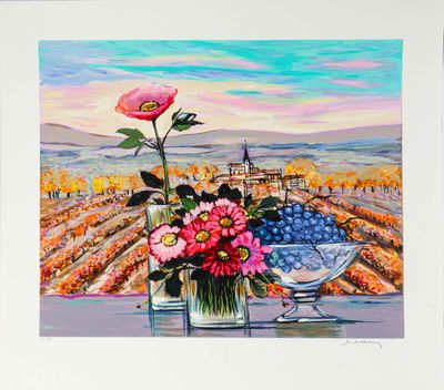 un tableau représentant un vase avec des fleurs et des raisins posé sur une table
