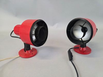 Travail italien Paire d'appliques en plastique rouge