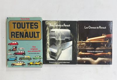 Trois livres sont posés sur une surface blanche ; l'un représente une voiture et l'autre un bus.