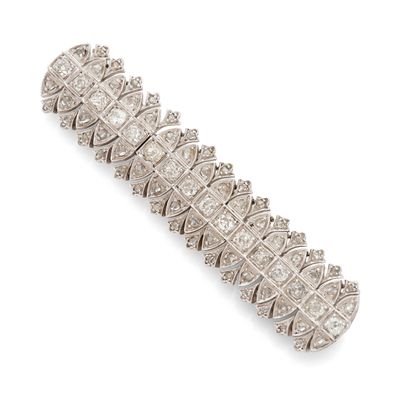 un bracelet en diamants et plaqué platine, signé Van Cleef