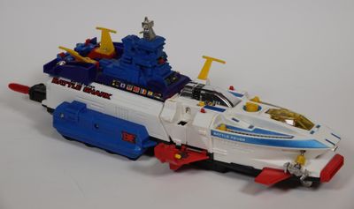 POPY - BATTLE SHARK "BATTLE FEVER" Vaisseau spatial avec rob…