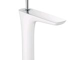 un robinet de lavabo blanc avec une bec chromé