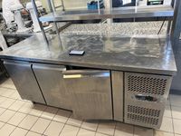 L29 - CASTELNAU D'ESTREFONDS - Bahut froid trois portes, le … (photo 2)