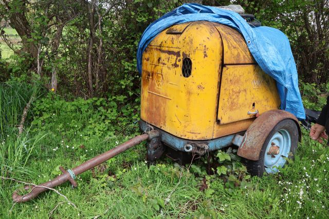 Compresseur de chantier ancien JW, 1 tuyau neuf, fonctionne (sur ...