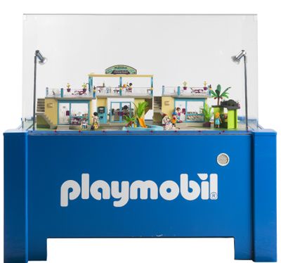 une vitrine Playmobil contenant un jeu de construction