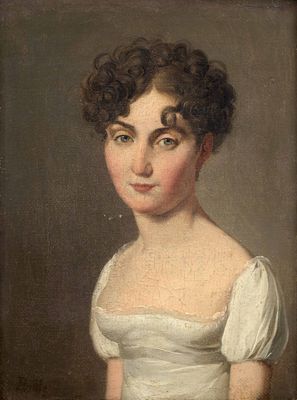portrait d'une jeune femme en robe blanche