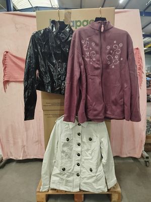 lot de 40 manteaux et vestes - différents modèles