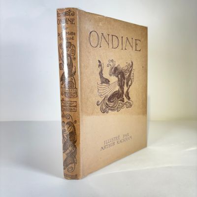 image illustrant « Ondinène », l'histoire de la vie d'une femme dans la Grèce antique