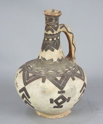 an image of a vase with a design on it