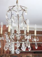 LUSTRE CAGE à six bras de lumière en métal et pendeloques de… (photo 4)