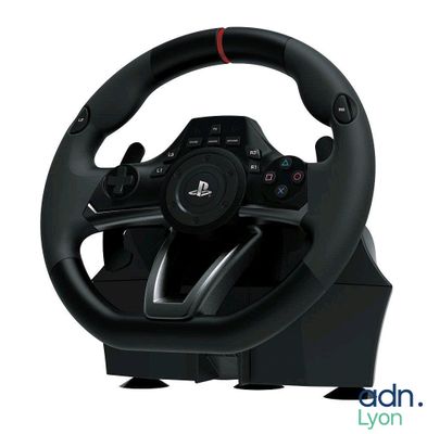 Le volant de la PlayStation Racing Wheel est noir et rouge.