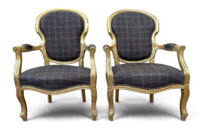 paire de fauteuils de style louis xvi