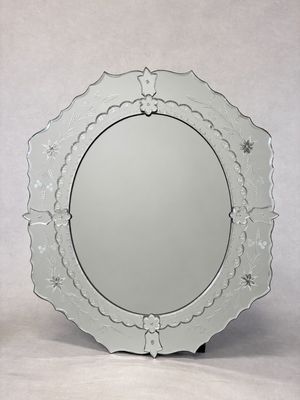 une image représentant un miroir orné d'un motif décoratif