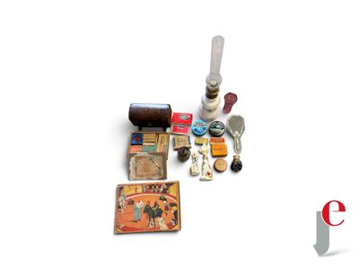 a lot of items that are sitting on a table