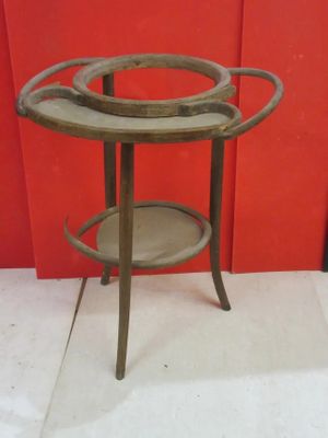 241.55 - THONET, MEUBLE DE TOILETTE DEBUT XXe EN BOIS COURBE…