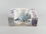 une boîte contenant une maquette d'avion de chasse