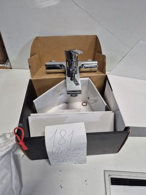 Lot d'un mitigeur de bain/douche chromé .