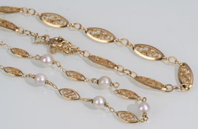 Deux bracelets en or jaune 18 carats soit 750/1000e filigran…