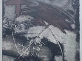une image représentant une photo en noir et blanc d'une croix sur une feuille de papier