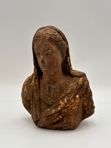 Buste de sainte en bois sculpté, trace de polychromie, 18ème. H :...