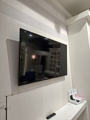 1 TELEVISEUR SAMSUNG sans modèle apparent (accident)