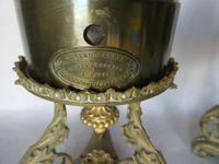 Paire de lampes à pétrole et leur socle, monture bronze et l… (photo 3)