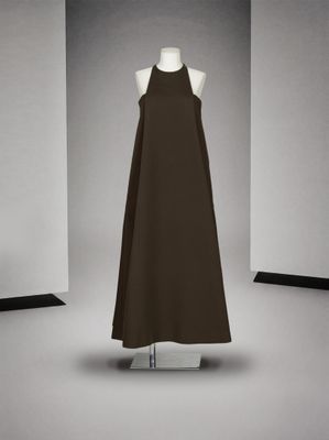 une image d'une robe sur un mannequin