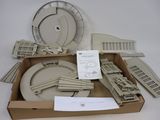 une boîte en carton contenant une maquette de train
