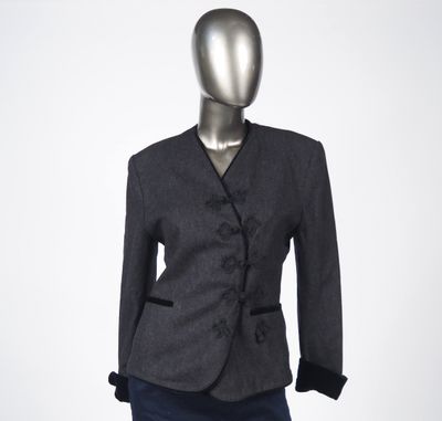 grey jacket on mannequin mannequin mannequin mannequin mannequin mannequin mannequin mannequin mannequin manne