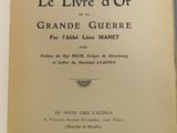un vieux livre avec un titre en noir et blanc