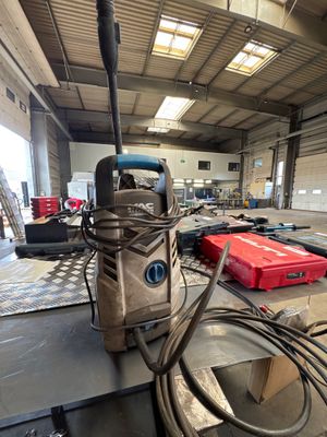 a machine that is sitting on a table in a building