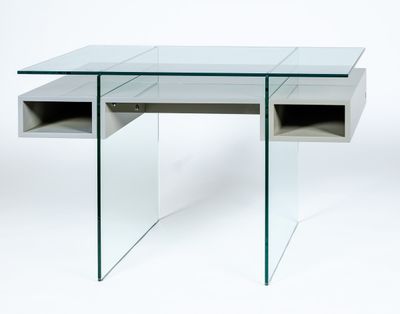 Marais International : Bureau composé d'un plateau et de pie… - Photo 1