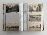 un livre ouvert avec des photos de personnes et de bâtiments