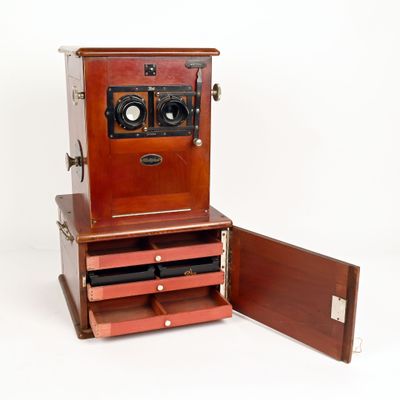 Borne Visionneuse Multiplast en Acajou et Ébonite - Photo 1