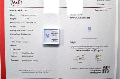 une photo d'un certificat sur laquelle figure l'image d'un diamant