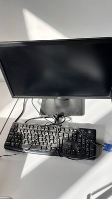 Ecran d'ordinateur Dell et clavier