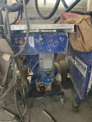 a machine that is sitting in a garage
