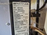 une étiquette apposée sur le côté d'une machine indiquant qu'il est important d'utiliser