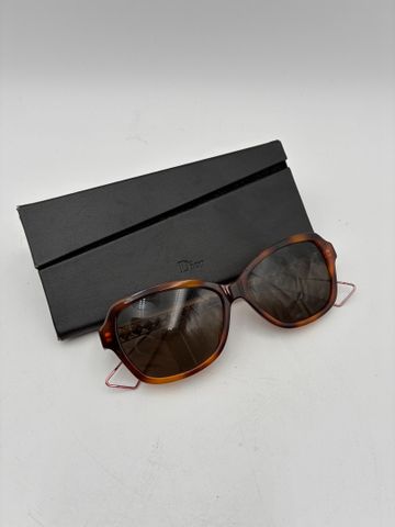 Christian DIOR – Paire de lunettes de soleil, dans son étui