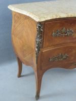 Commode de style Louis XV en marqueterie florale ouvrant à 2… (photo 4)